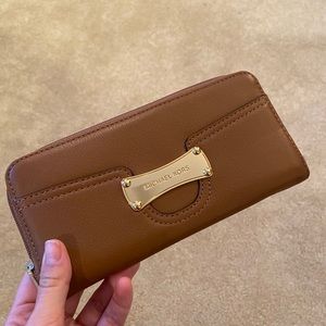 NWOT Authentic Michael Kors Wallet